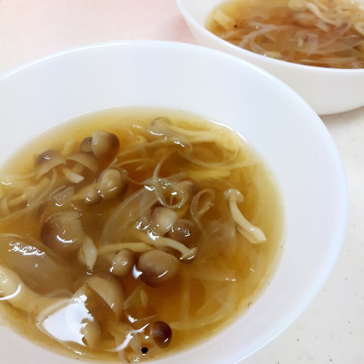 簡単 シメジと玉ねぎのとろろ昆布汁 レシピ 作り方 By Acchan66 楽天レシピ
